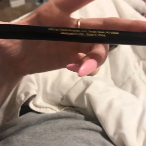 Farah 18 hr liquid eyeliner felt pin point tip marker style pen - Picture 4 of 5